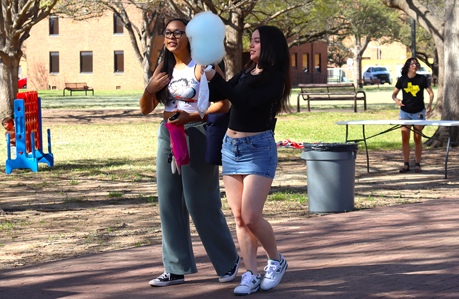 Students walking through the MSU Commuter Carnival on March 20